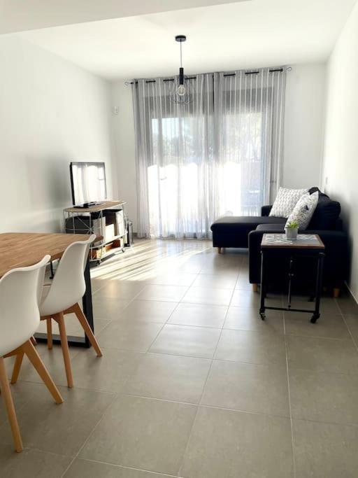 칼라파트 Apartamento Con Patio Y Jacuzzi Privado 아파트 외부 사진