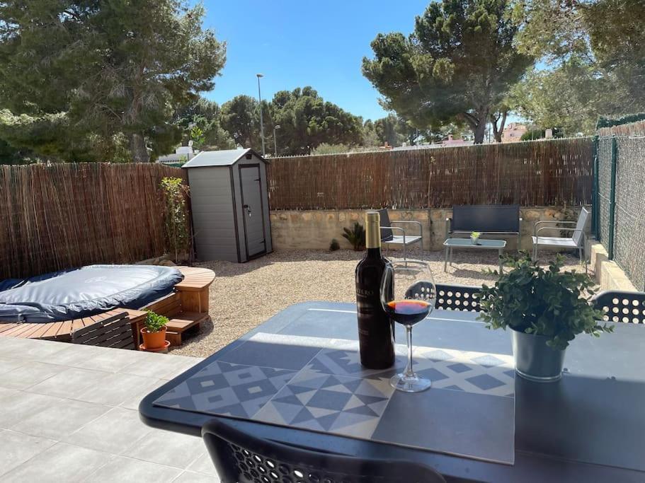칼라파트 Apartamento Con Patio Y Jacuzzi Privado 아파트 외부 사진